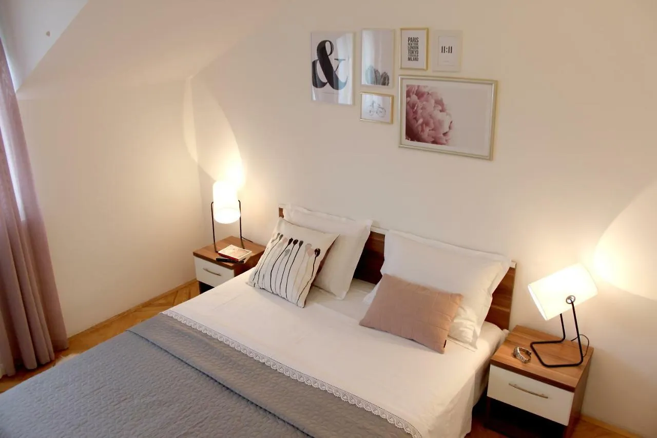 Marjan Hill Apartment - Close To Center & Garage Split