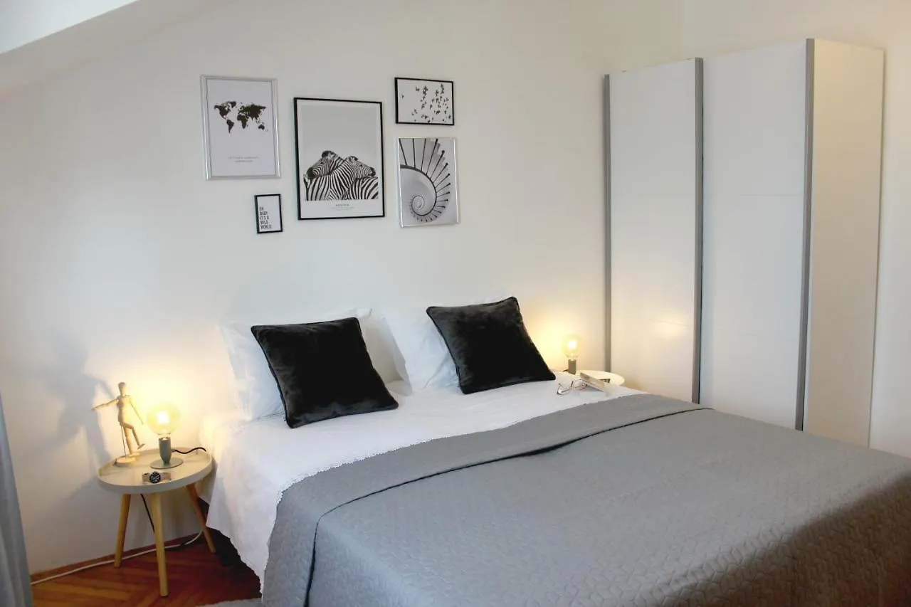 Marjan Hill Apartment - Close To Center & Garage Split