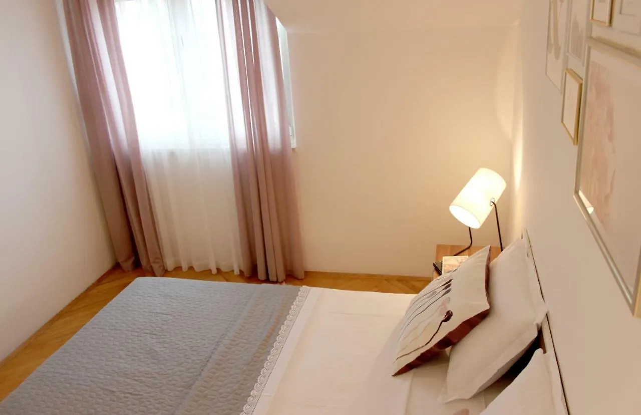 Marjan Hill Apartment - Close To Center & Garage Split
